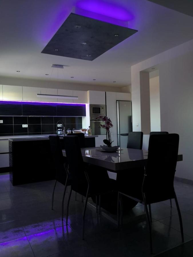 Apartment Istuk Kastela Exterior photo