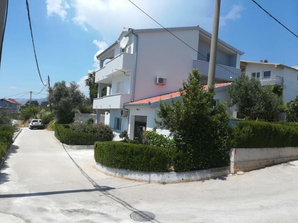 Apartment Istuk Kastela Exterior photo
